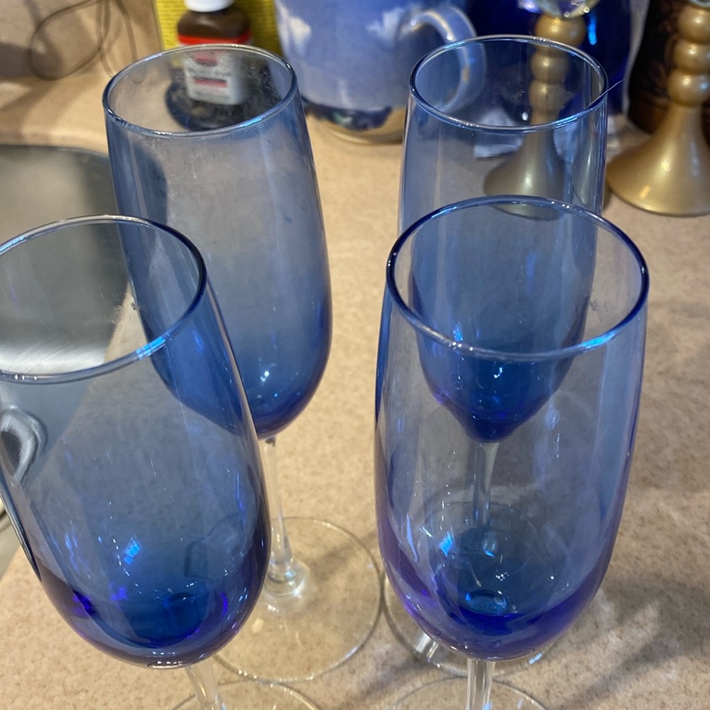 Cobalt Blue set of Greenbrier champagne flutes. Excellent condition  set of 4
